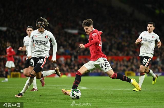 社交媒体上 社交媒体上