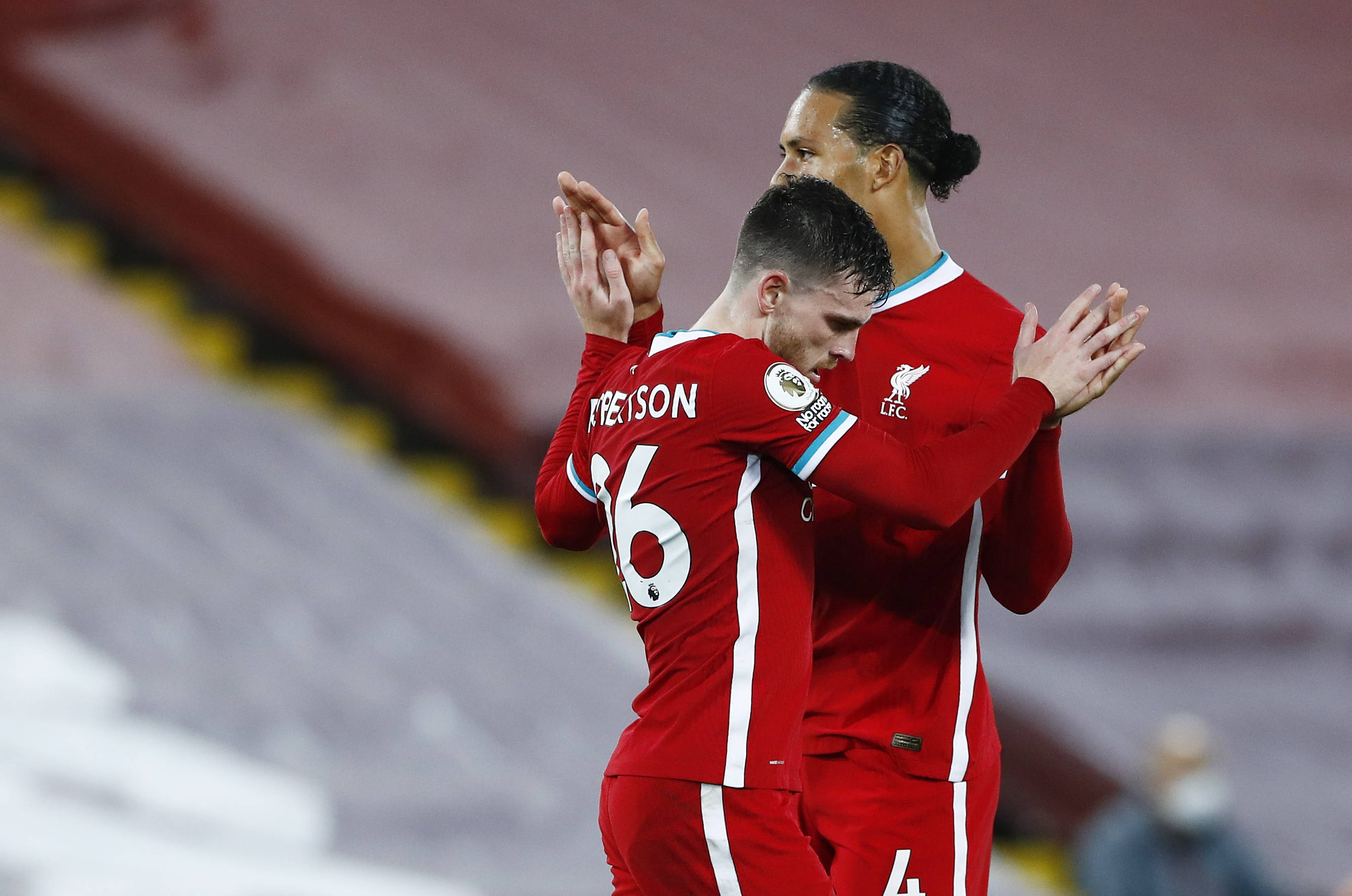 裁判同样在 裁判同样在